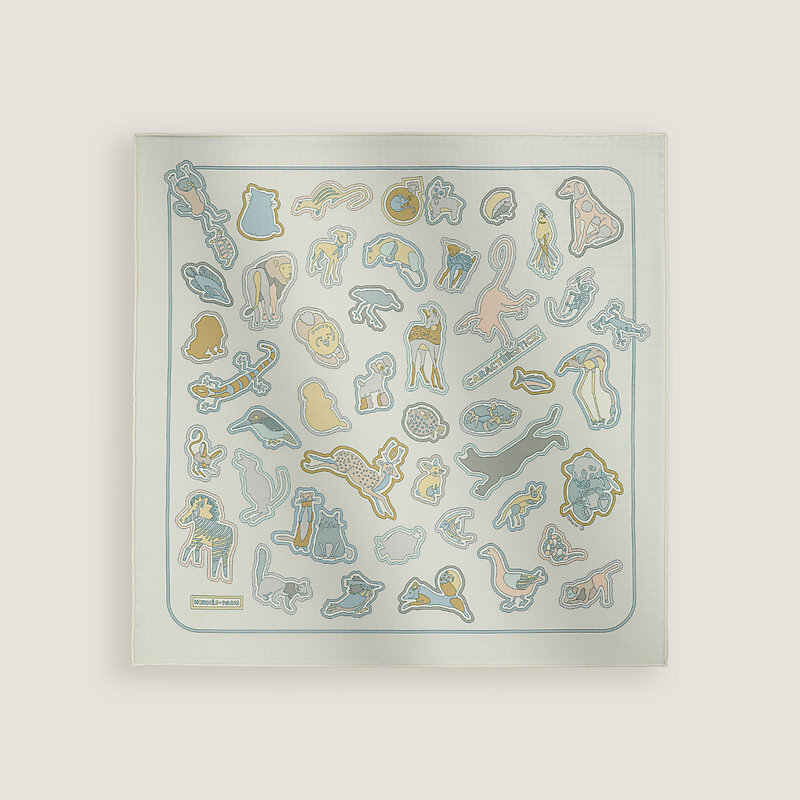 caracteristick-detail-scarf-45